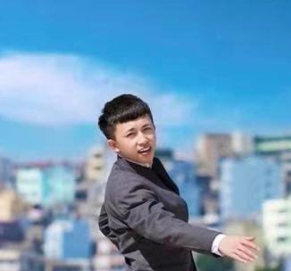 杨 超
